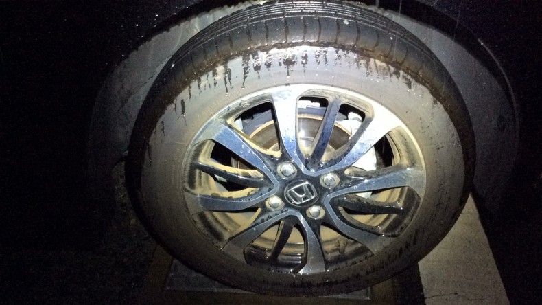 タイヤホイール前