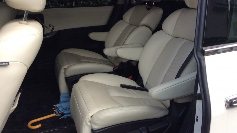 内装後方シート