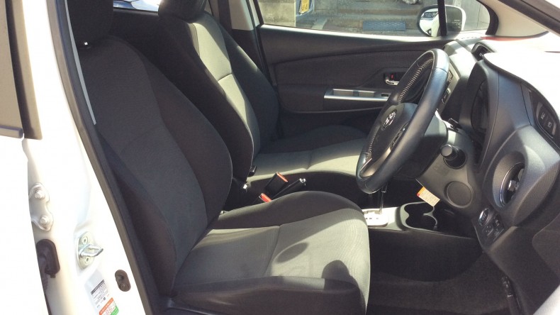 内装前方シート