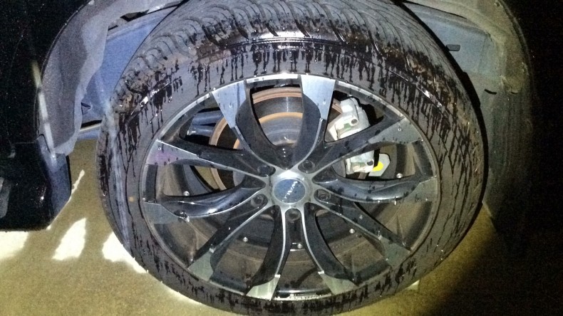 タイヤホイール前