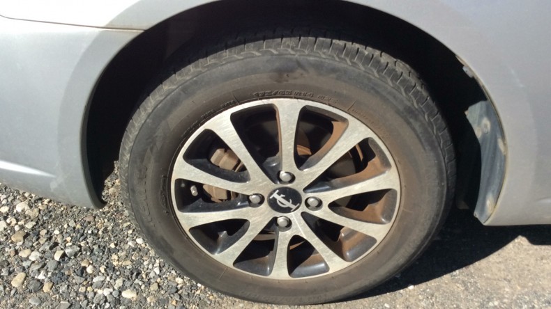 タイヤホイール前