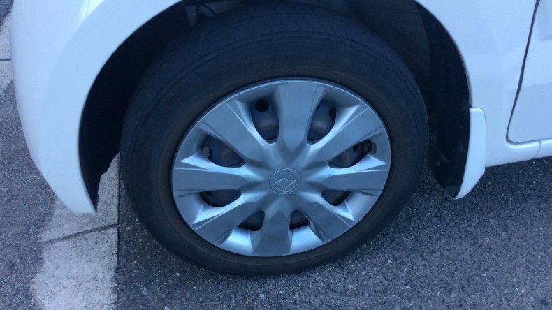 タイヤホイール前