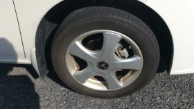 タイヤホイール前