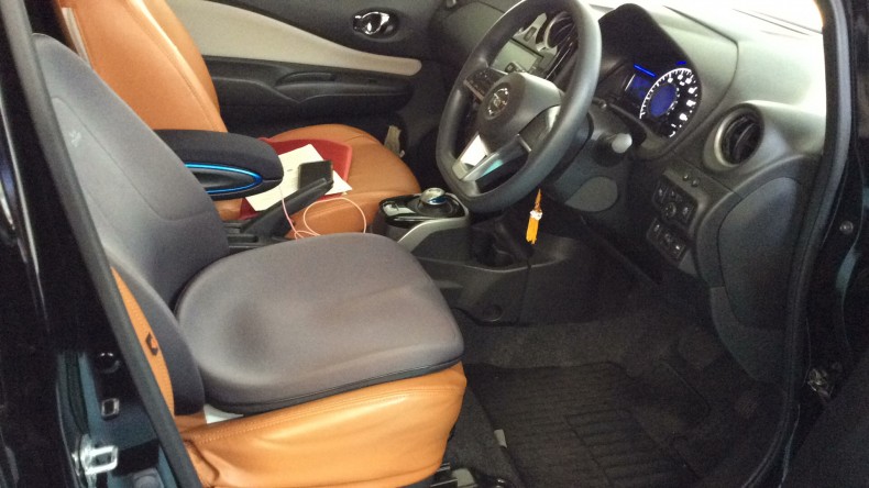 内装前方シート