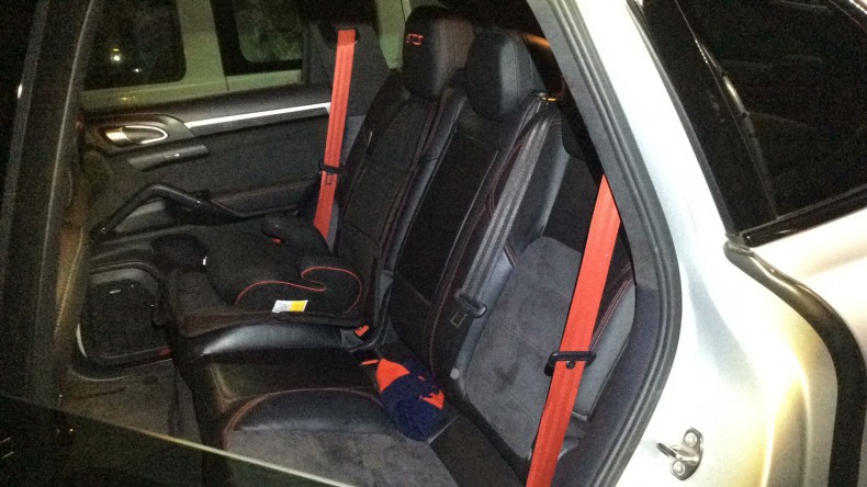 内装後方シート