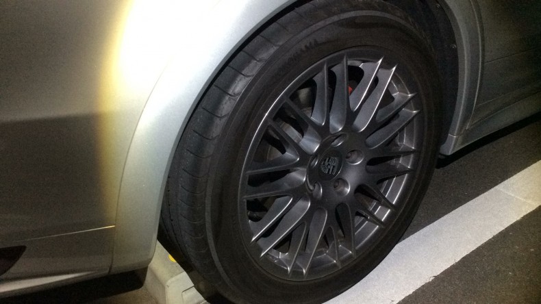 タイヤホイール前