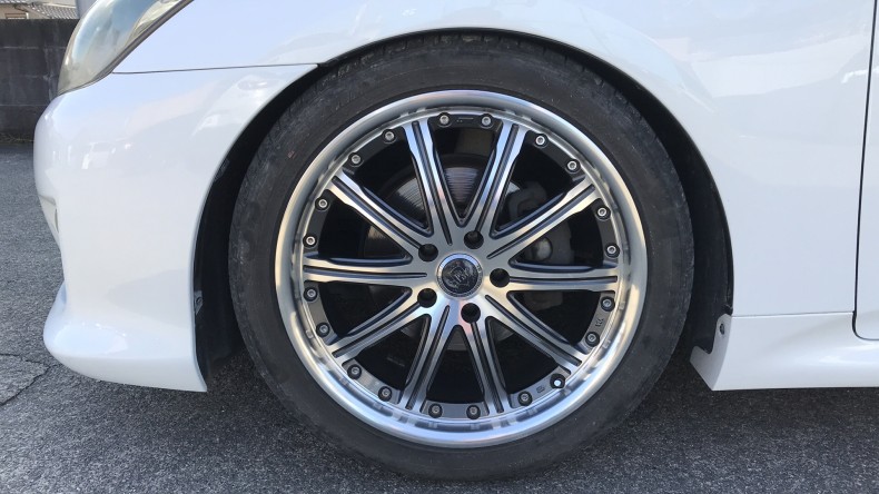 タイヤホイール前