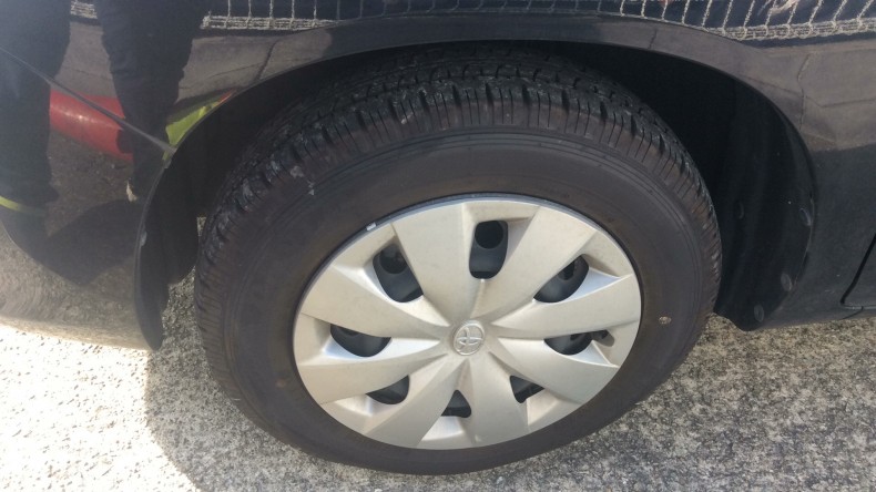 タイヤホイール前