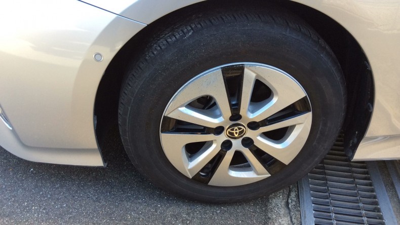 タイヤホイール前