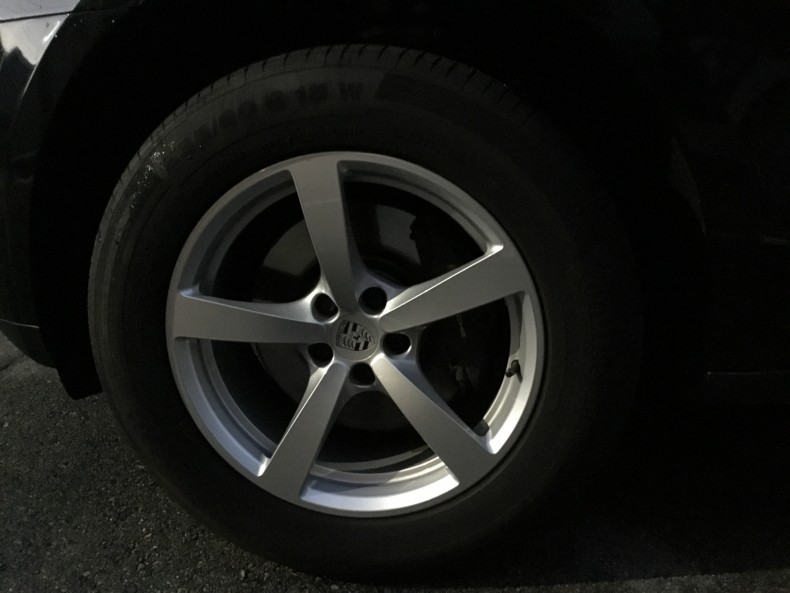 タイヤホイール前