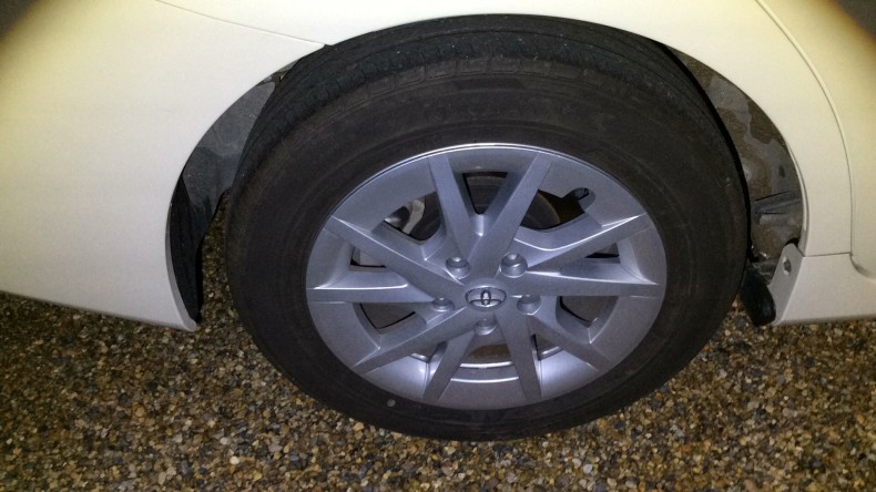 タイヤホイール前