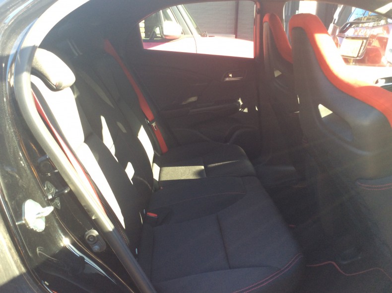 内装後方シート