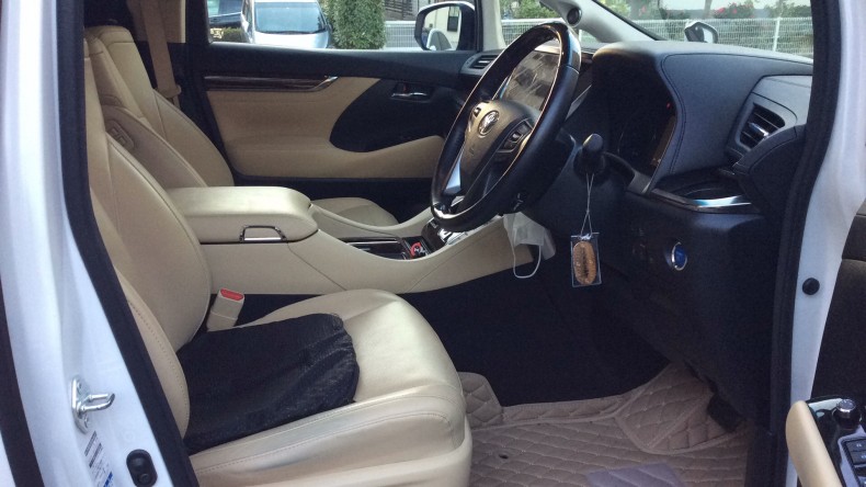 内装前方シート