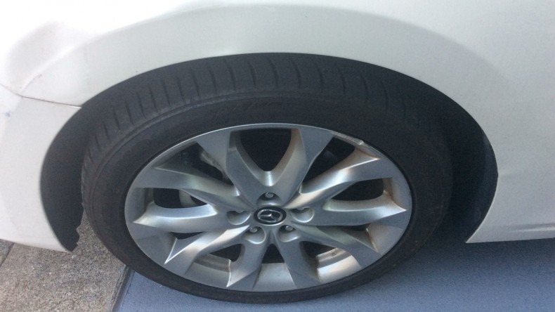 タイヤホイール前