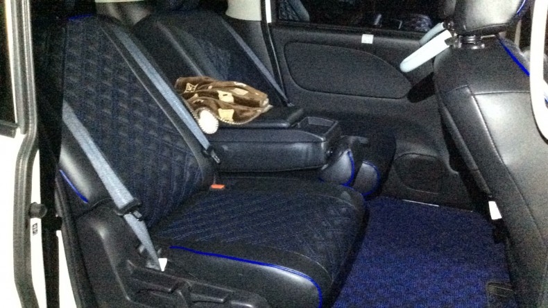 内装後方シート