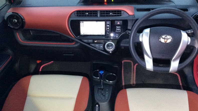 内装インパネ全体