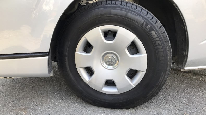 タイヤホイール前