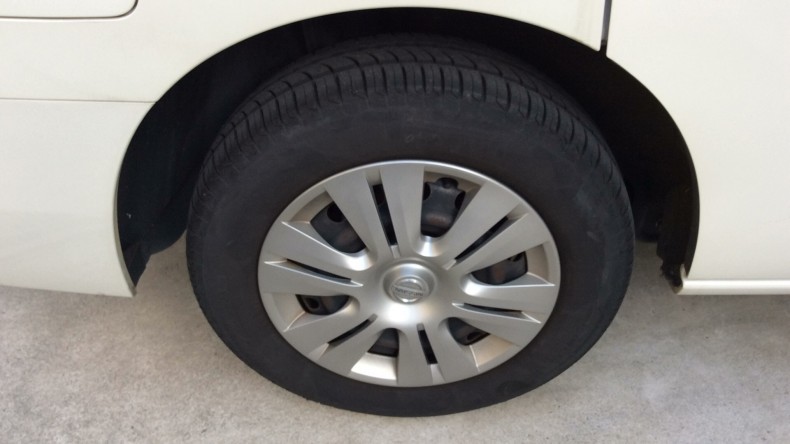 タイヤホイール前