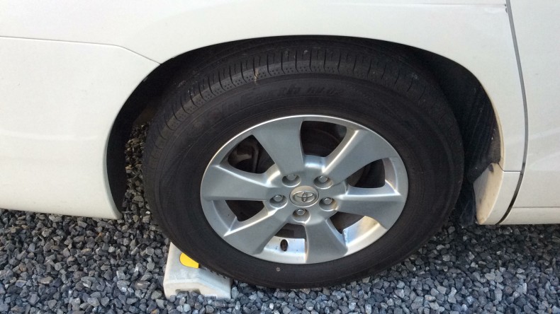 タイヤホイール前