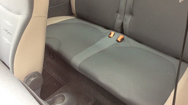 内装後方シート