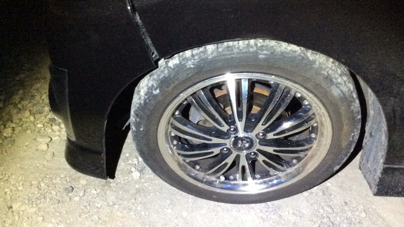 タイヤホイール前