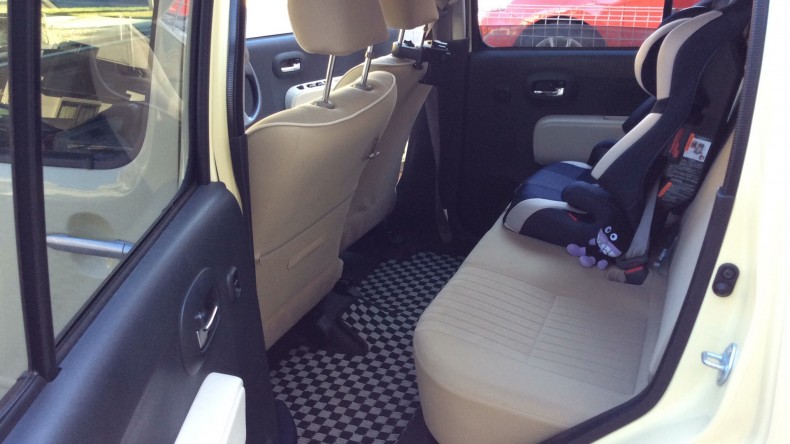 内装後方シート