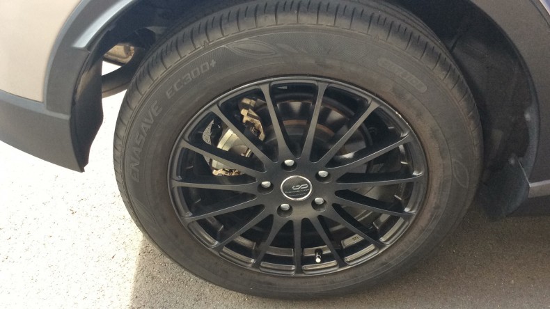 タイヤホイール前