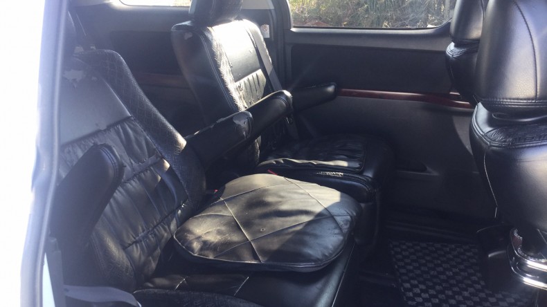 内装後方シート