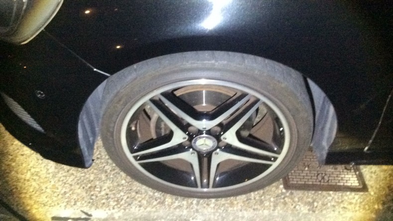 タイヤホイール前