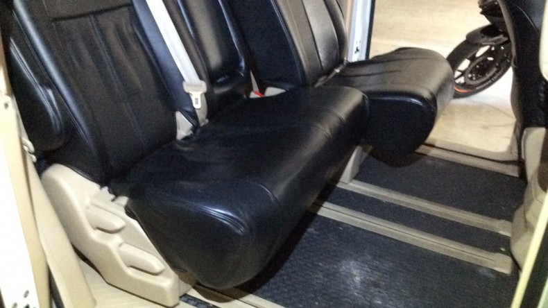 内装後方シート