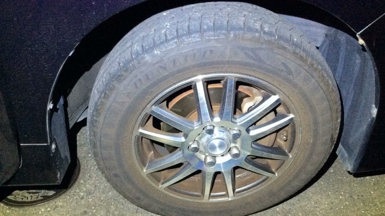 タイヤホイール前