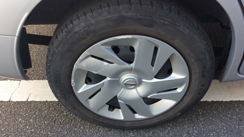 タイヤホイール前