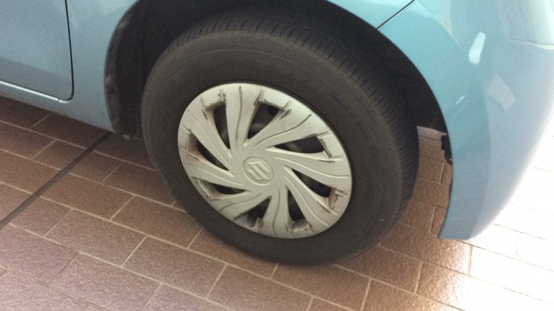 タイヤホイール前