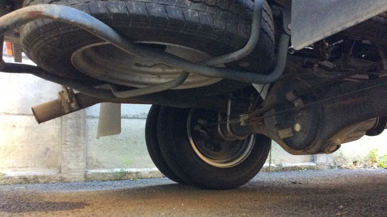 タイヤホイール前