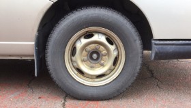 タイヤホイール前