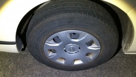 タイヤホイール前