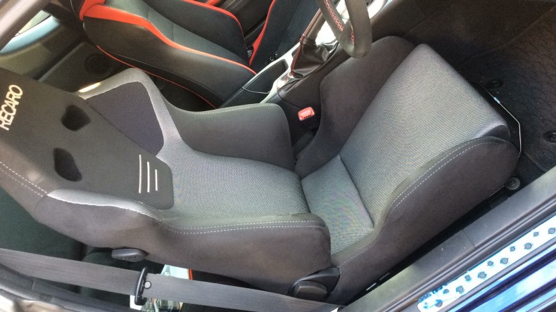 内装後方シート