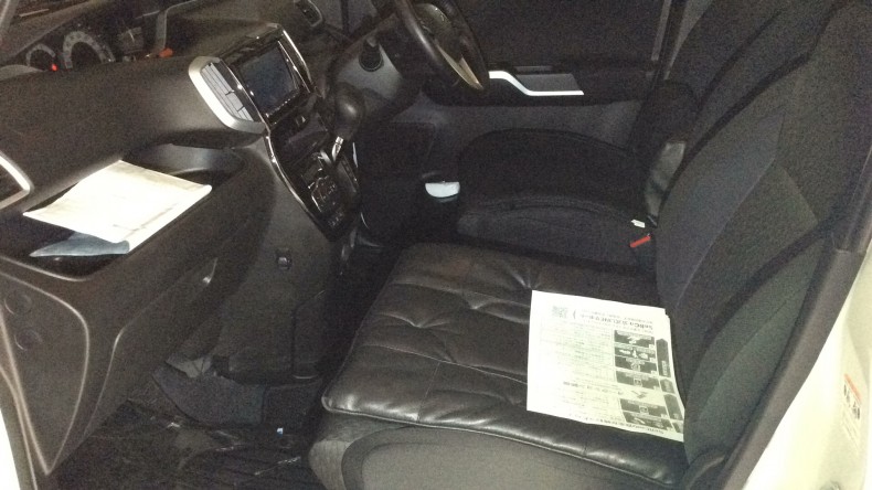 内装前方シート