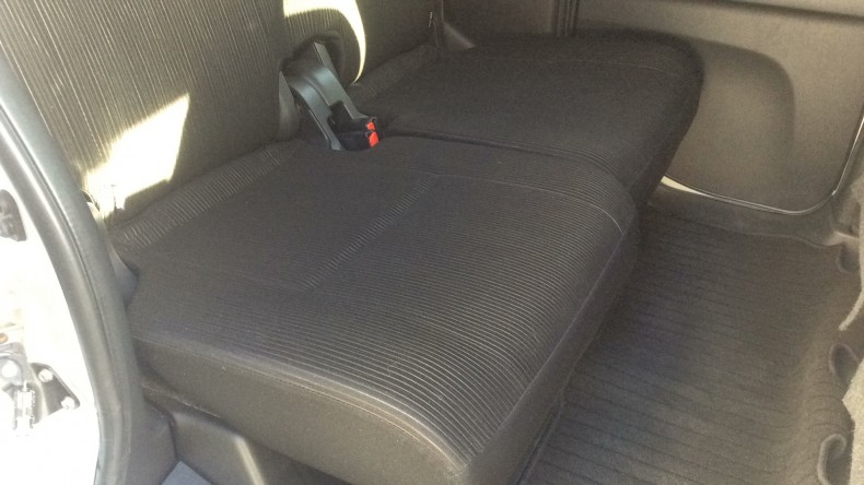 内装後方シート