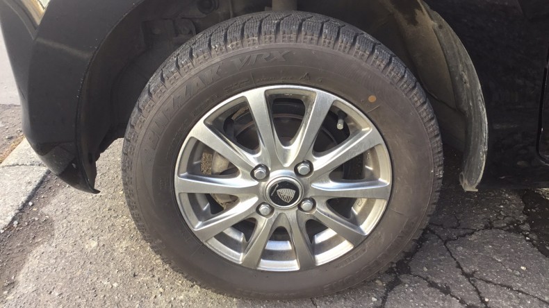 タイヤホイール前