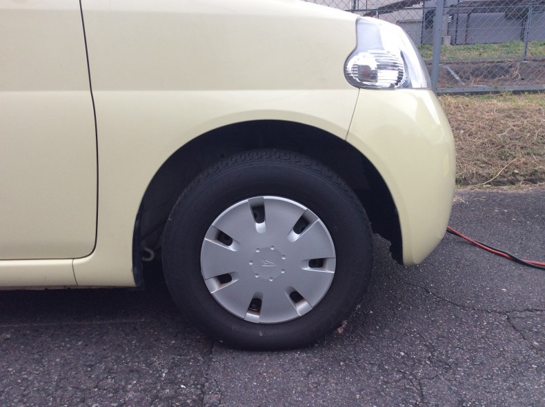 タイヤホイール前