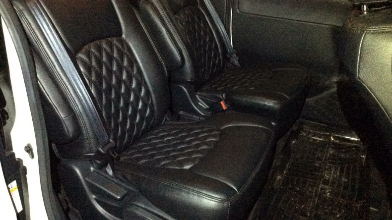 内装後方シート