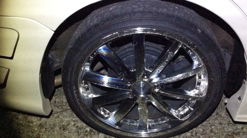 タイヤホイール前