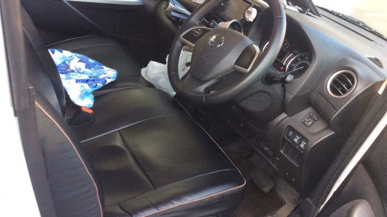 内装前方シート