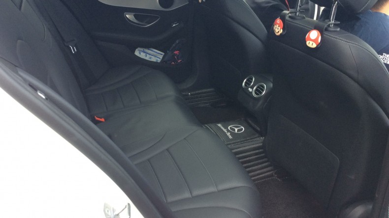 内装後方シート