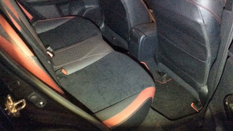 内装後方シート