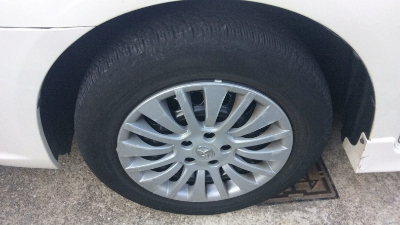 タイヤホイール前