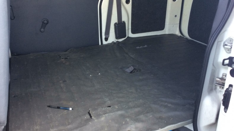 内装後方シート