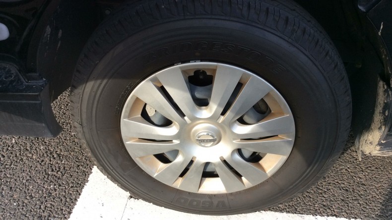 タイヤホイール前