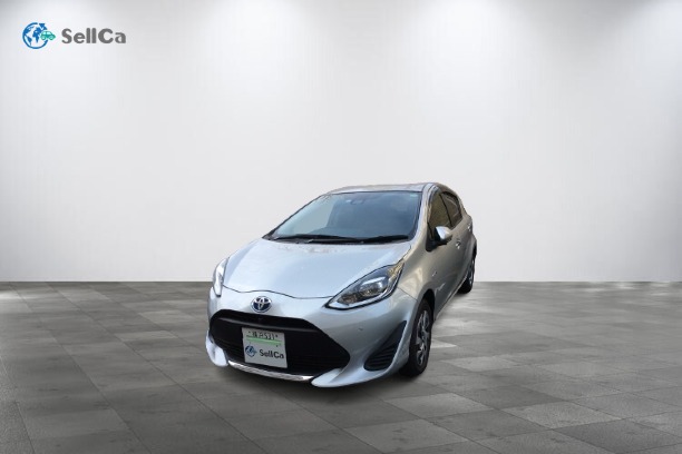 トヨタ/アクア-30020